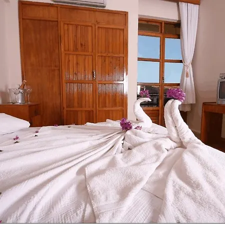Kum Hotel 3*